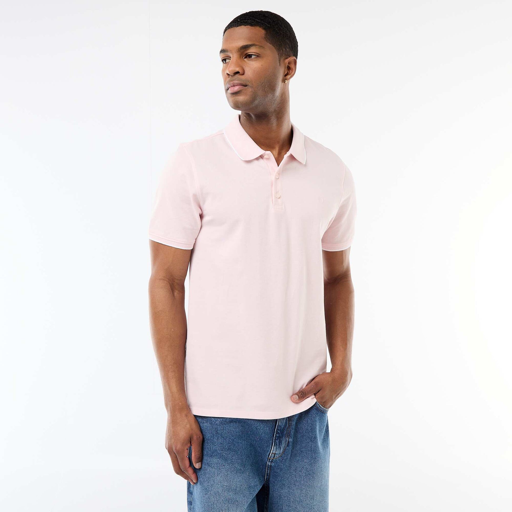 Remera con bordado en el pecho ROSA