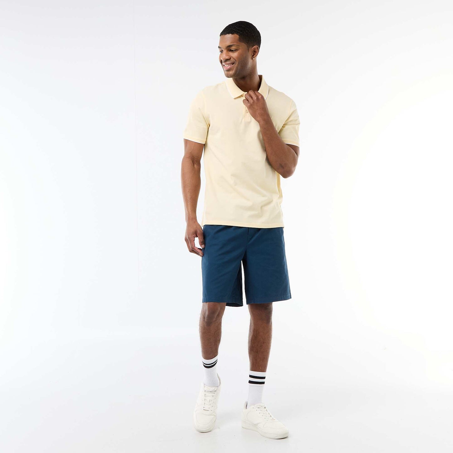 Remera con bordado en el pecho AMARILLO