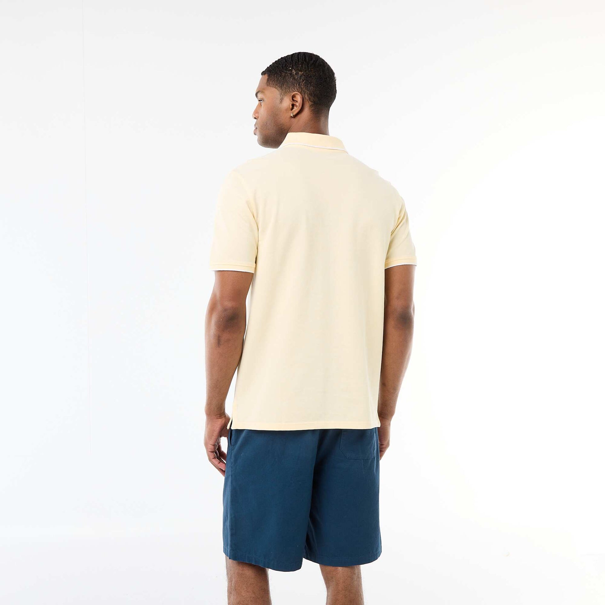 Remera con bordado en el pecho AMARILLO