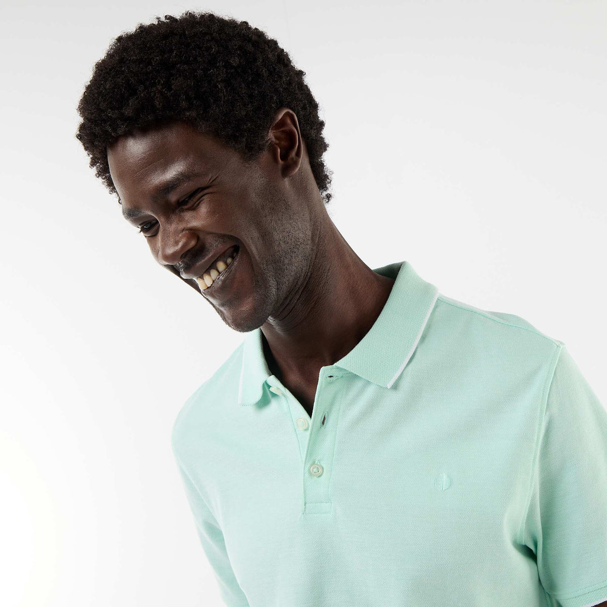 Remera con bordado en el pecho VERDE