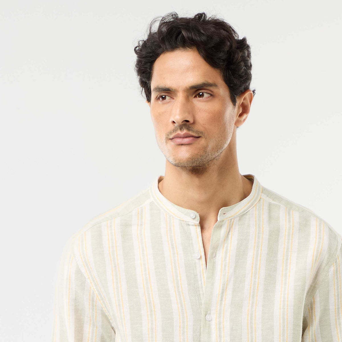 Camisa de rayas con cuello mao y mangas remangables VERDE