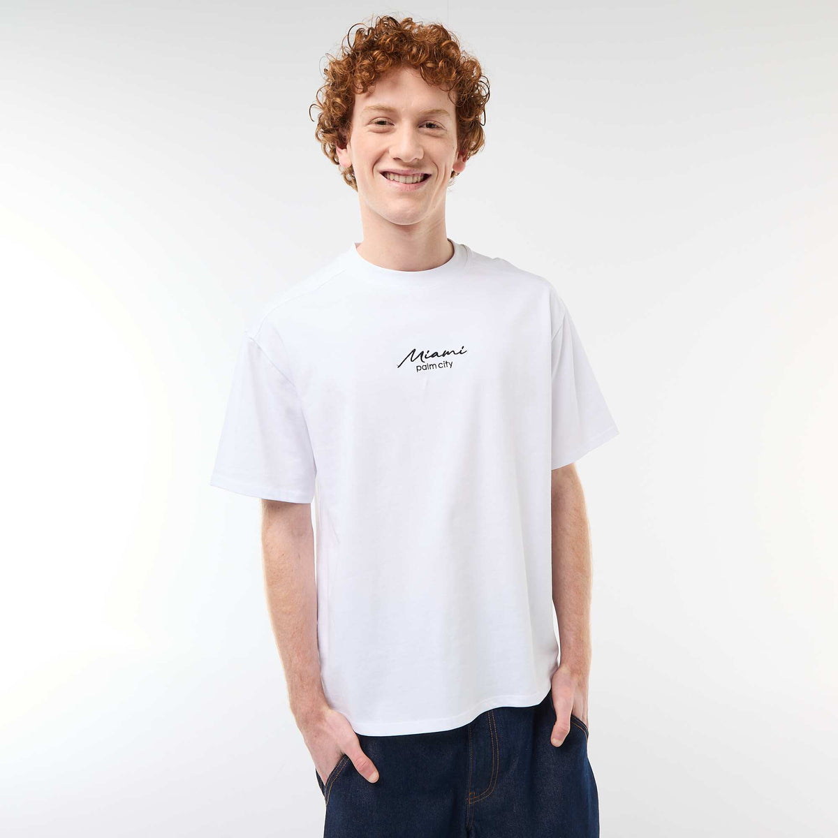 Camiseta de cuello redondo con bordado contrastante BLANCO