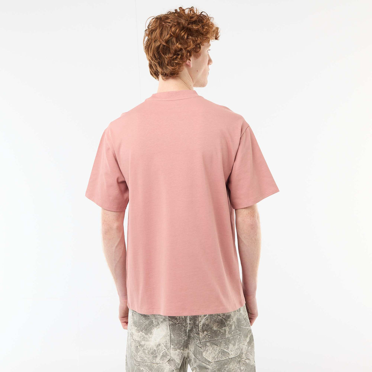 Camiseta de cuello redondo con bordado contrastante ROSA