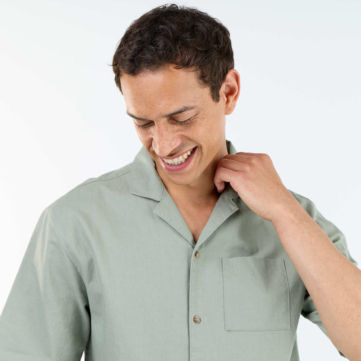 Camisa de manga corta de lino mezclado con bolsillo en el pecho VERDE