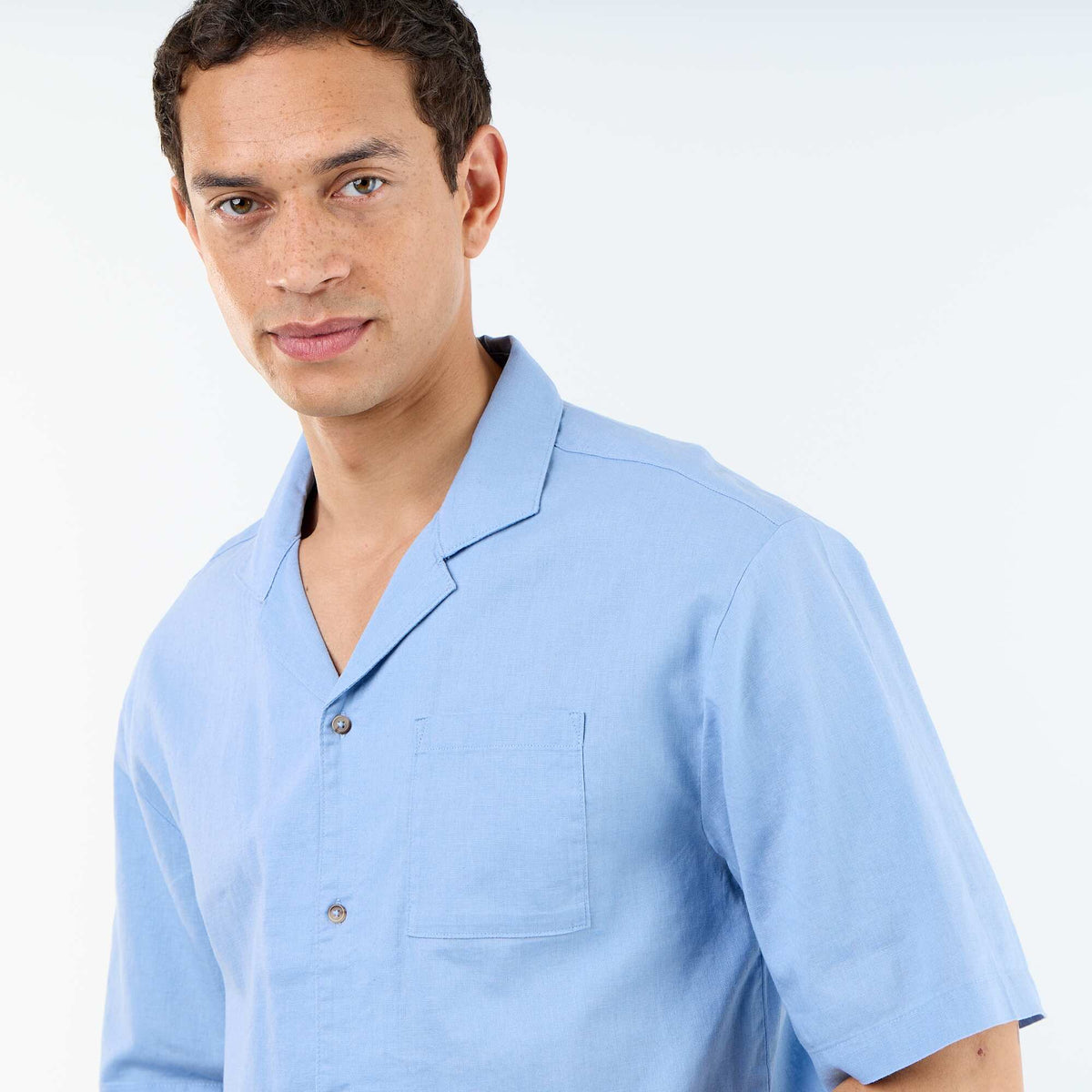 Camisa de manga corta de lino mezclado con bolsillo en el pecho AZUL