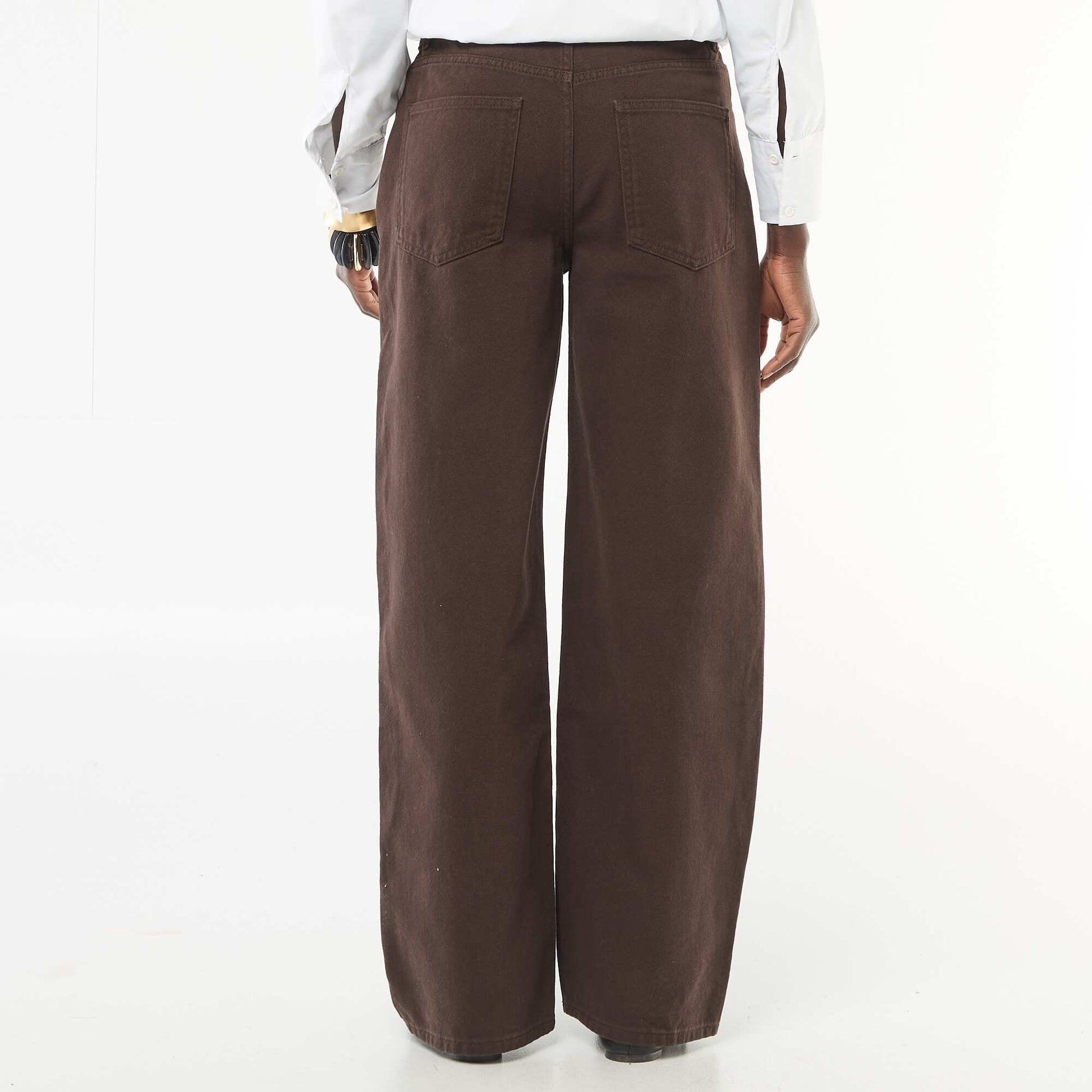 Pantalón de twill con abertura asimétrica MARRON