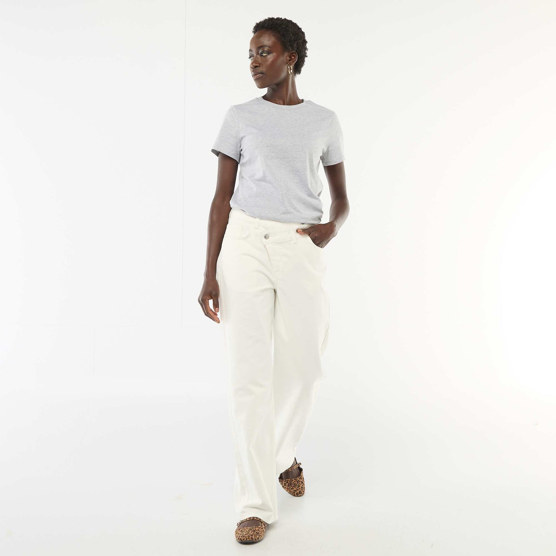 Pantalón de twill con abertura asimétrica BEIGE