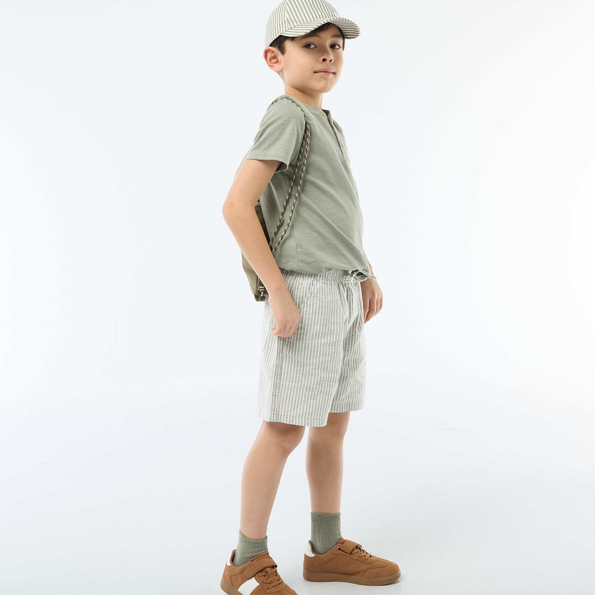 Pantalón corto rayado ligero de lino mezclado KAKI