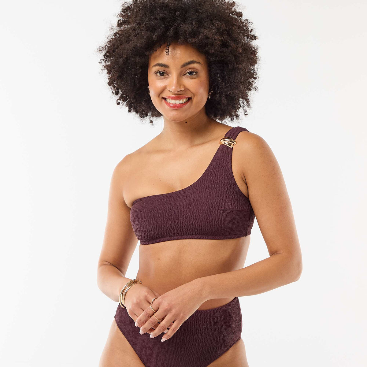 Top de bikini asimétrico con joya dorada PURPURA