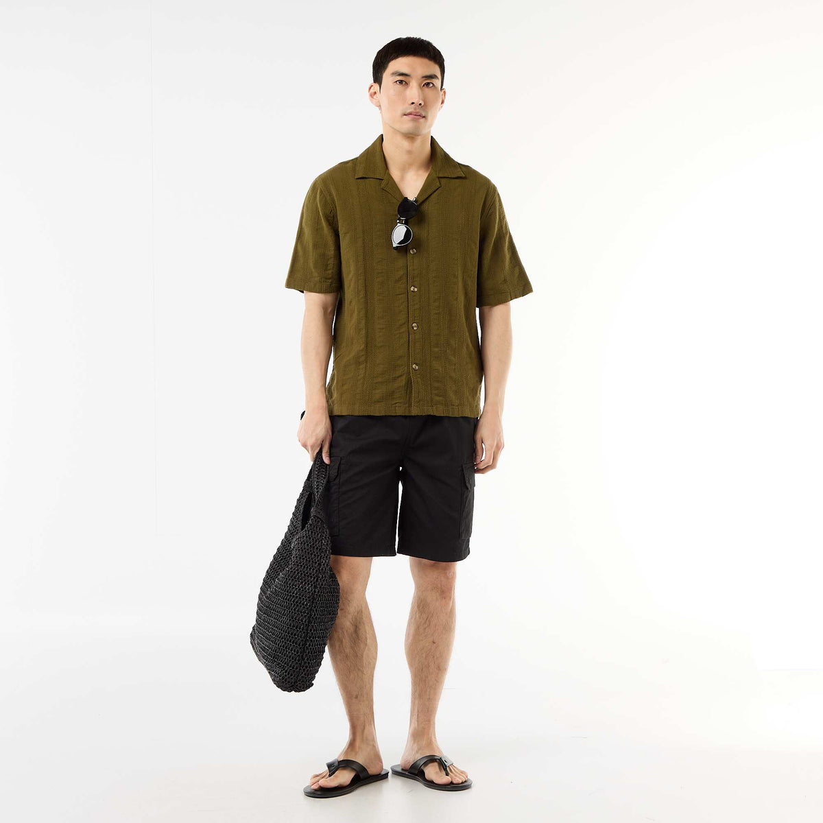 Bermuda chino en popelina con bolsillos con solapa NEGRO