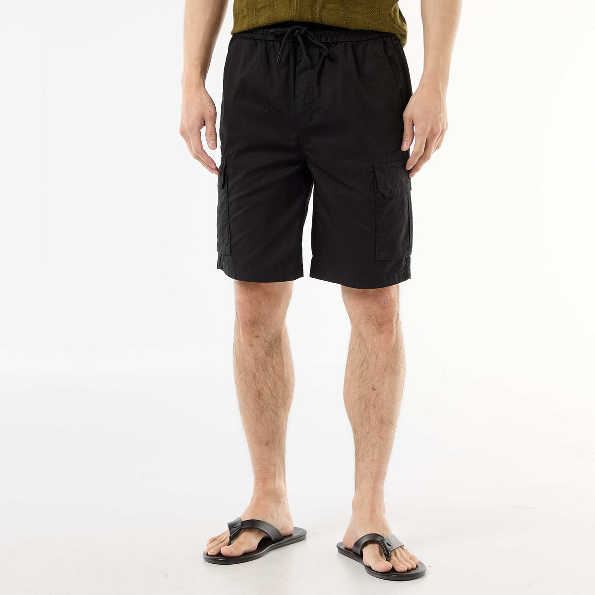 Bermuda chino en popelina con bolsillos con solapa NEGRO