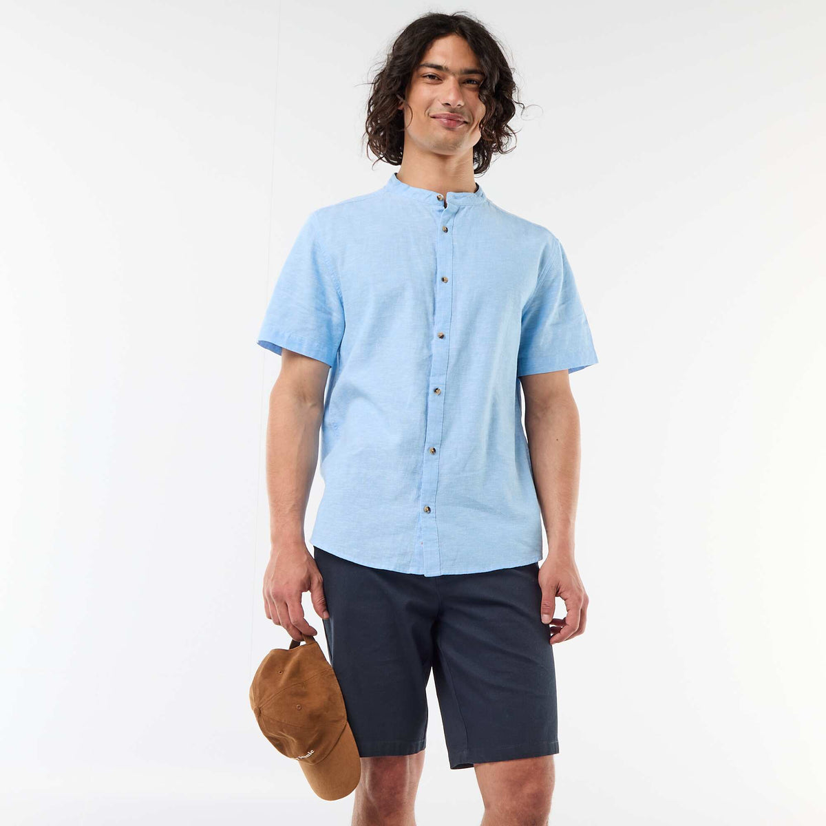 Bermuda chino liso en dobby AZUL