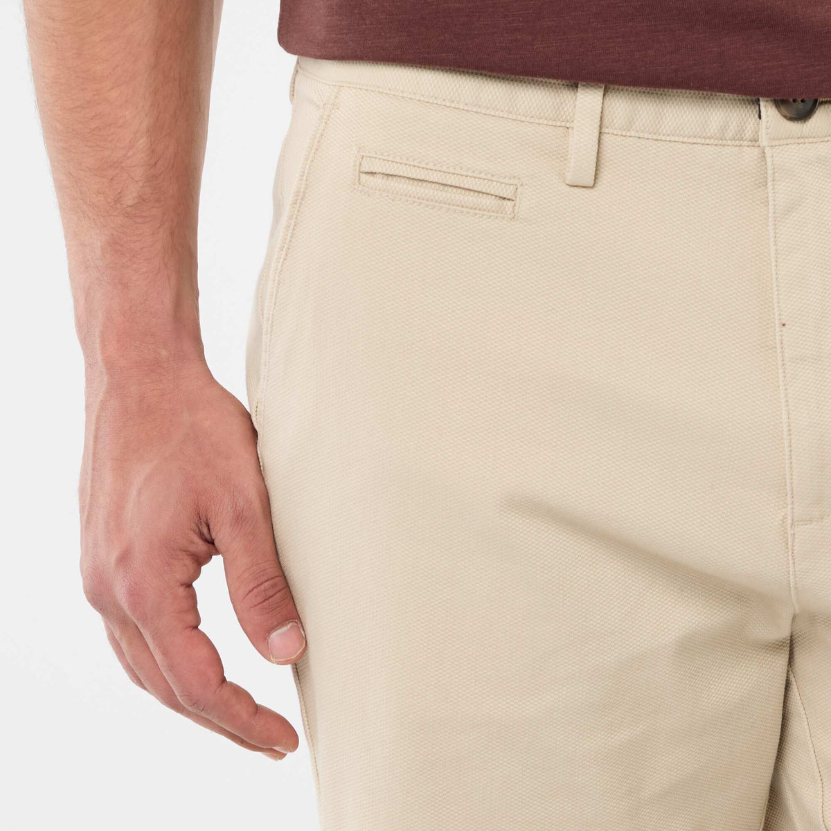 Bermuda chino liso en dobby BEIGE
