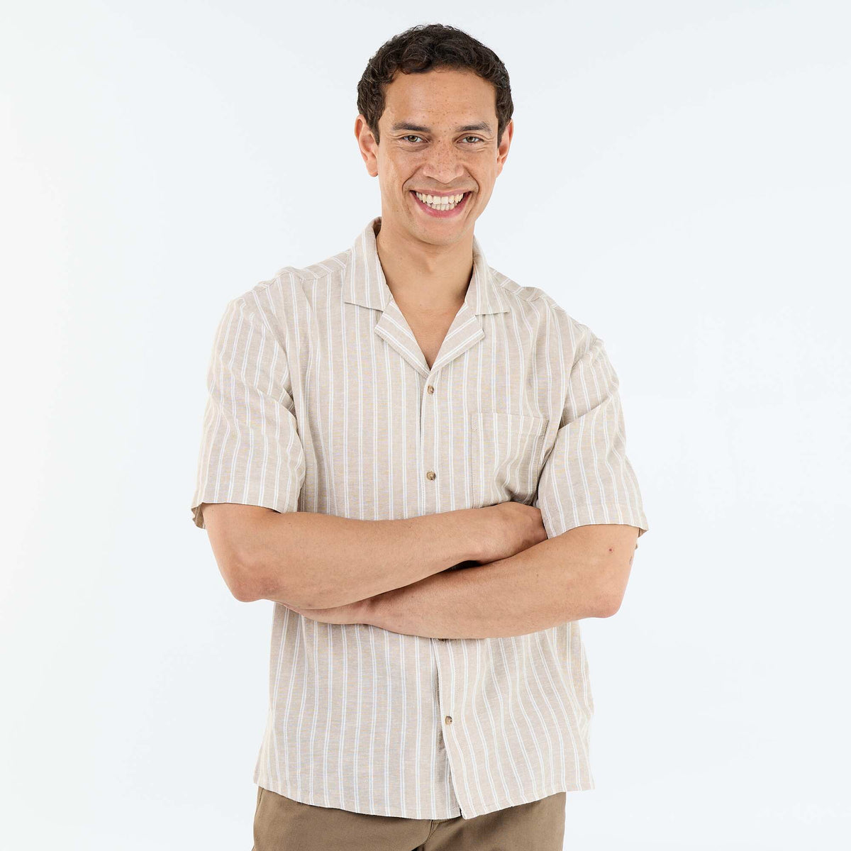 Camisa de lino mezclado de manga corta BEIGE