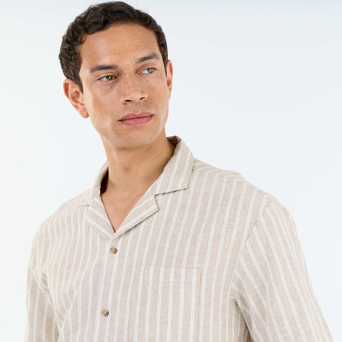 Camisa de lino mezclado de manga corta BEIGE