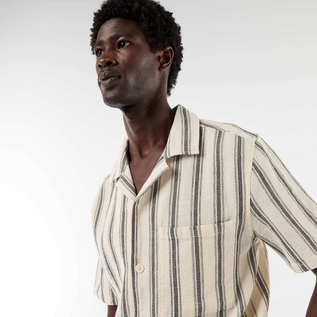 Camisa de manga corta con cuello con muesca BLANCO
