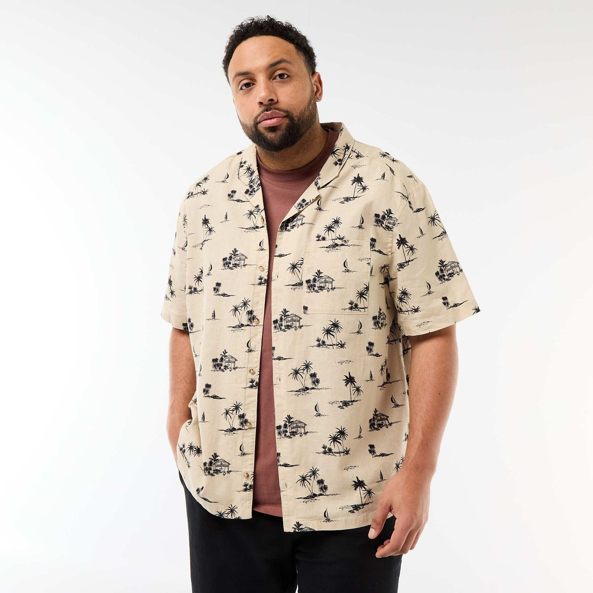 Camisa de manga corta con estampado BEIGE