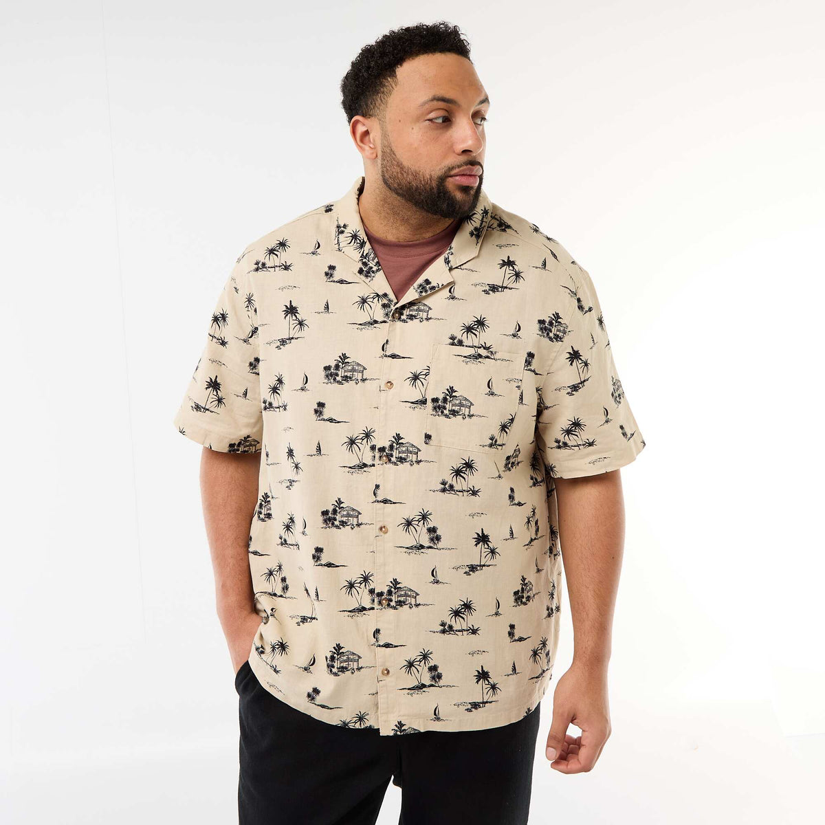 Camisa de manga corta con estampado BEIGE