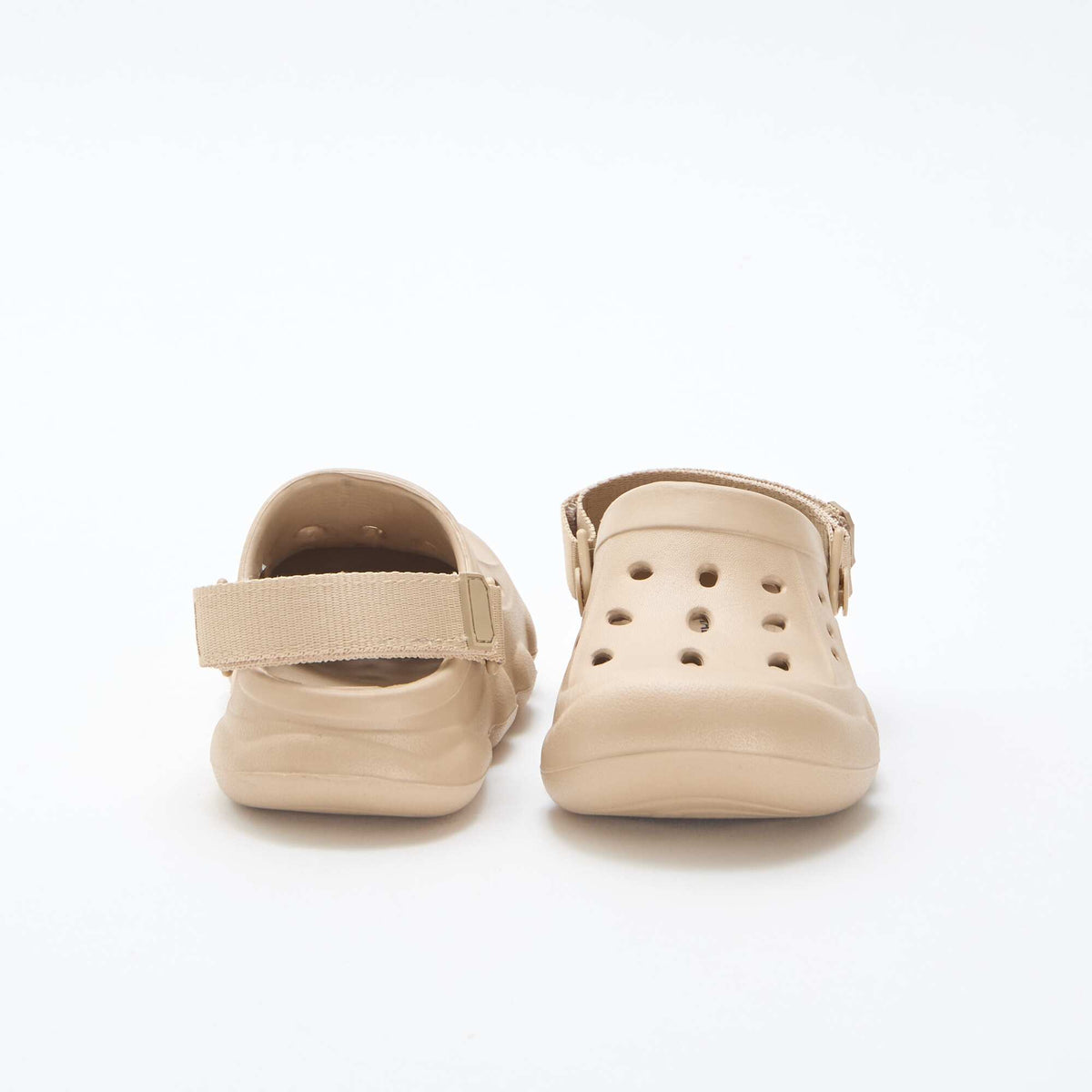 Zuecos cerrados de playa lisos BEIGE