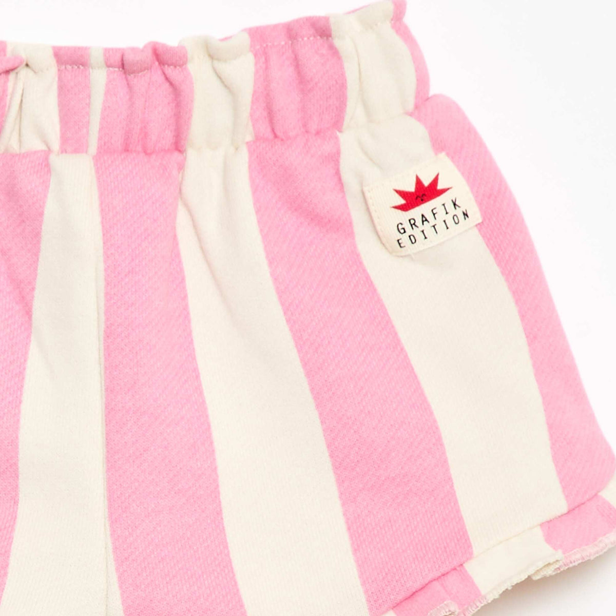 Pantalón corto de punto con estampado ROSA