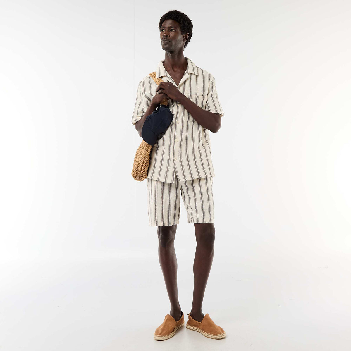 Bermuda ligero de rayas BEIGE
