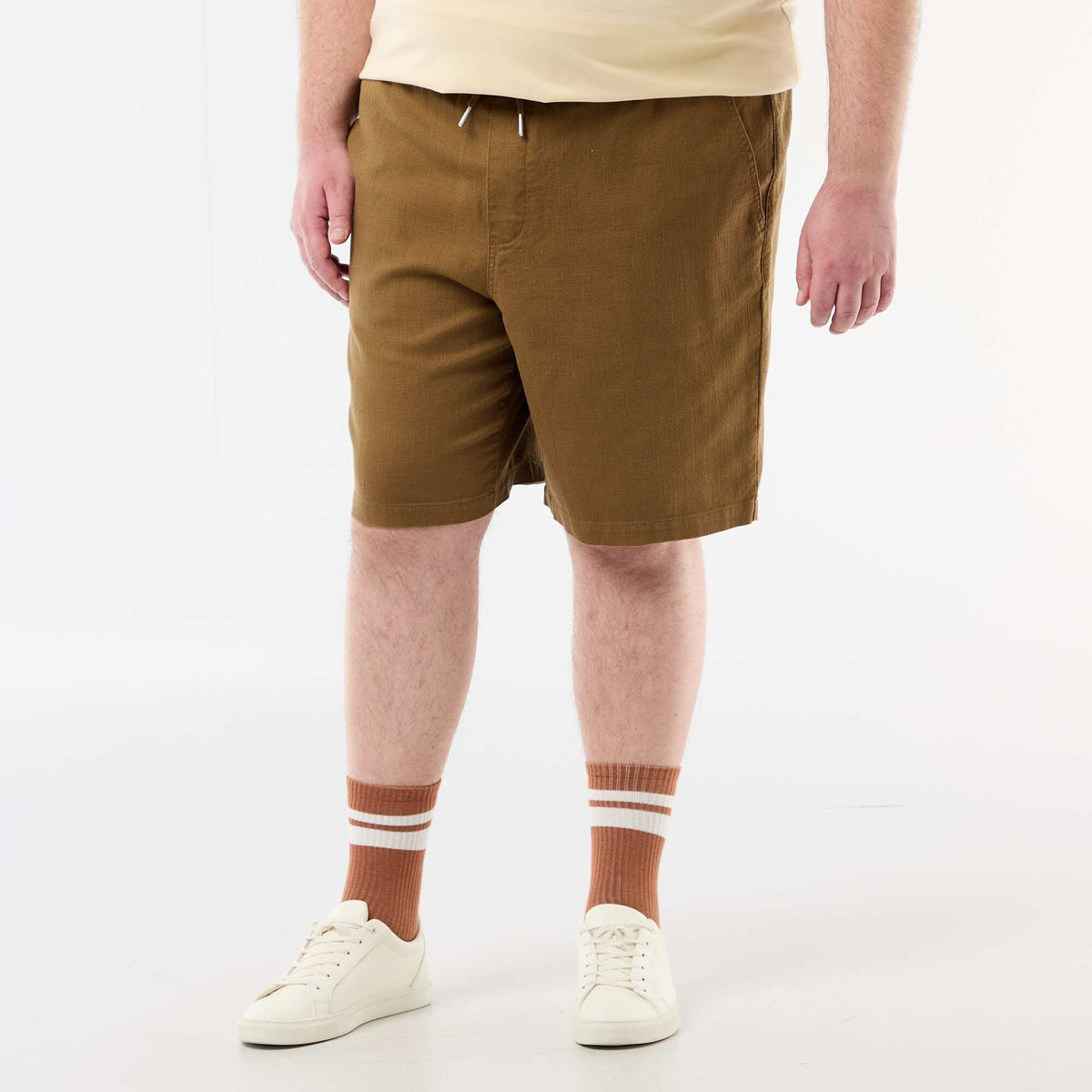 Bermudas lisas en dobby MARRON