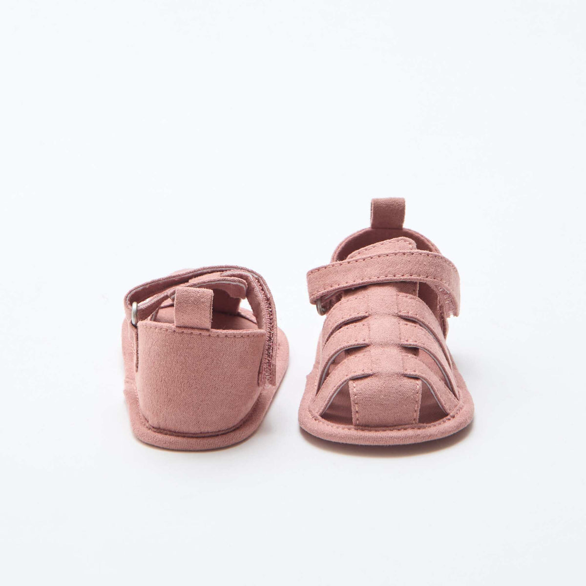 Par de sandalias con velcro ROSA