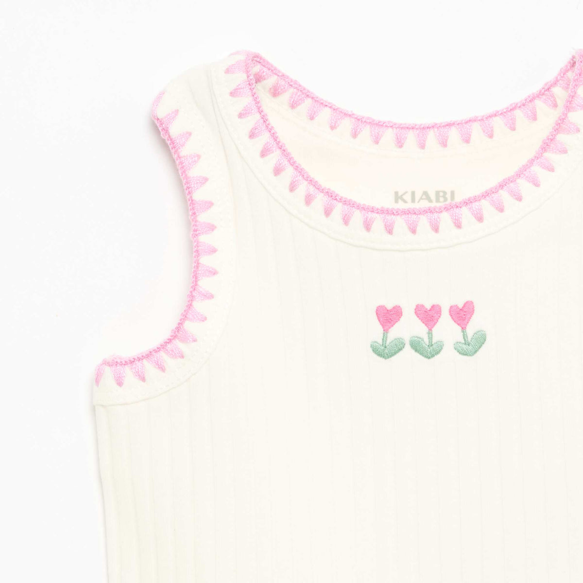 Camiseta de tirantes de canalé con bordados en las sisas BLANCO