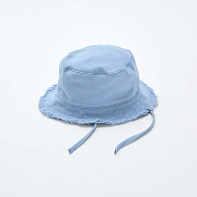 Gorro tipo pescador liso con flecos y cordones de algodón AZUL