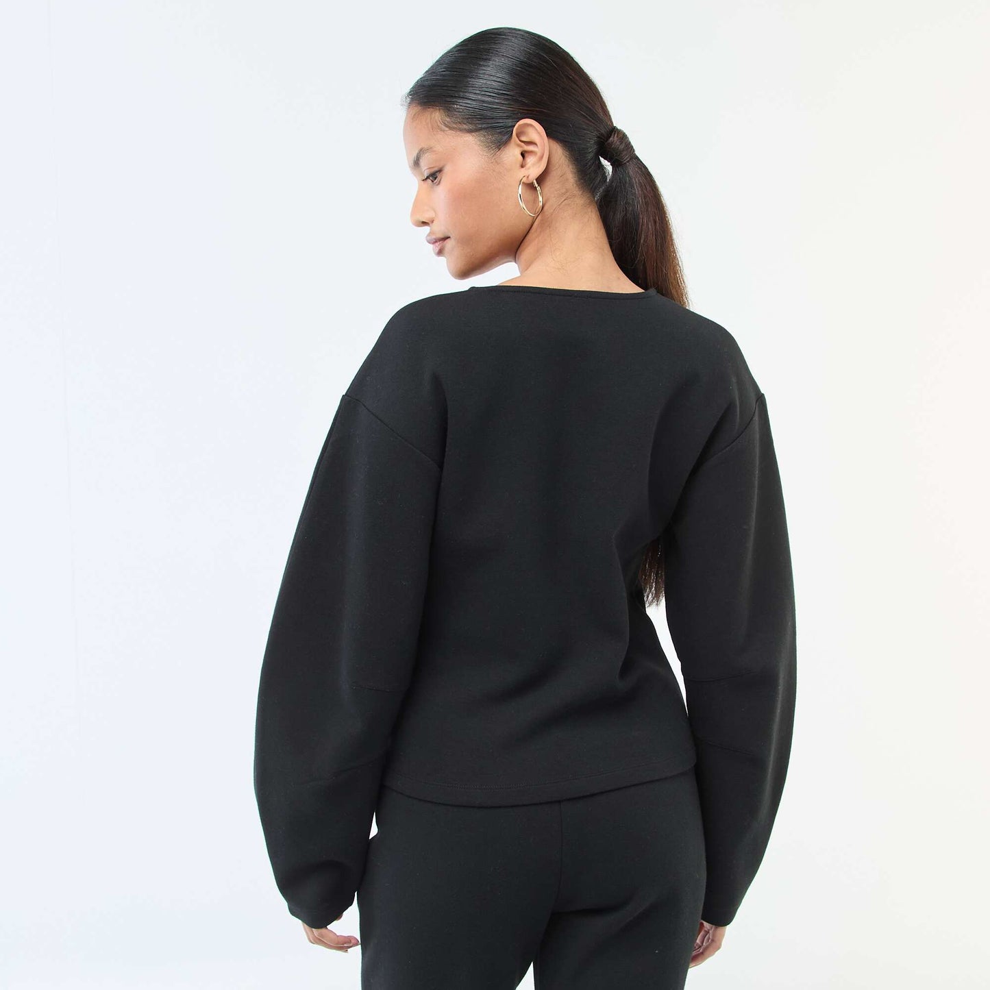 Buzo mangas abullonadas con cuello redondo NEGRO