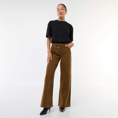 Pantalón de twill de algodón con cinturón descentrado MARRON