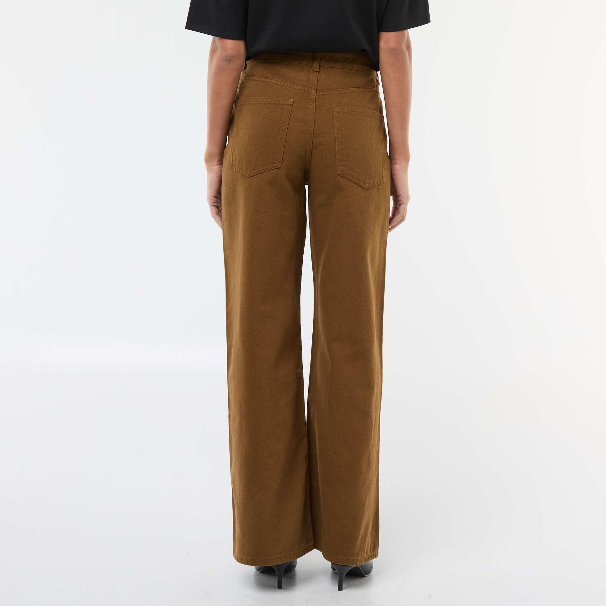 Pantalón de twill de algodón con cinturón descentrado MARRON