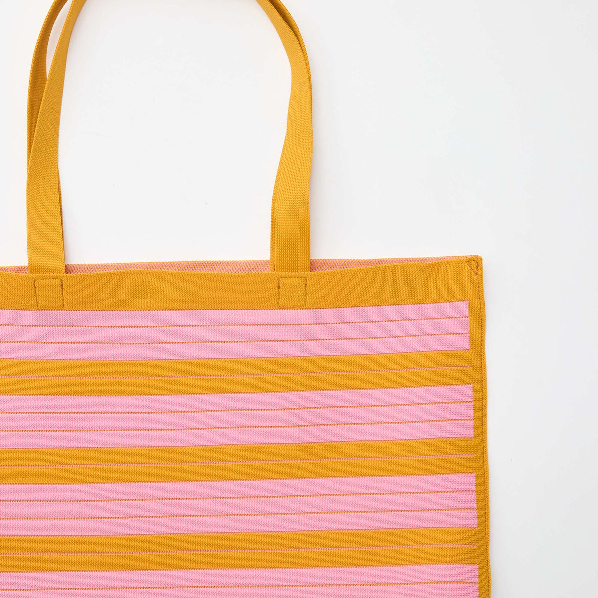 Bolso grande estilo cabás a rayas AMARILLO