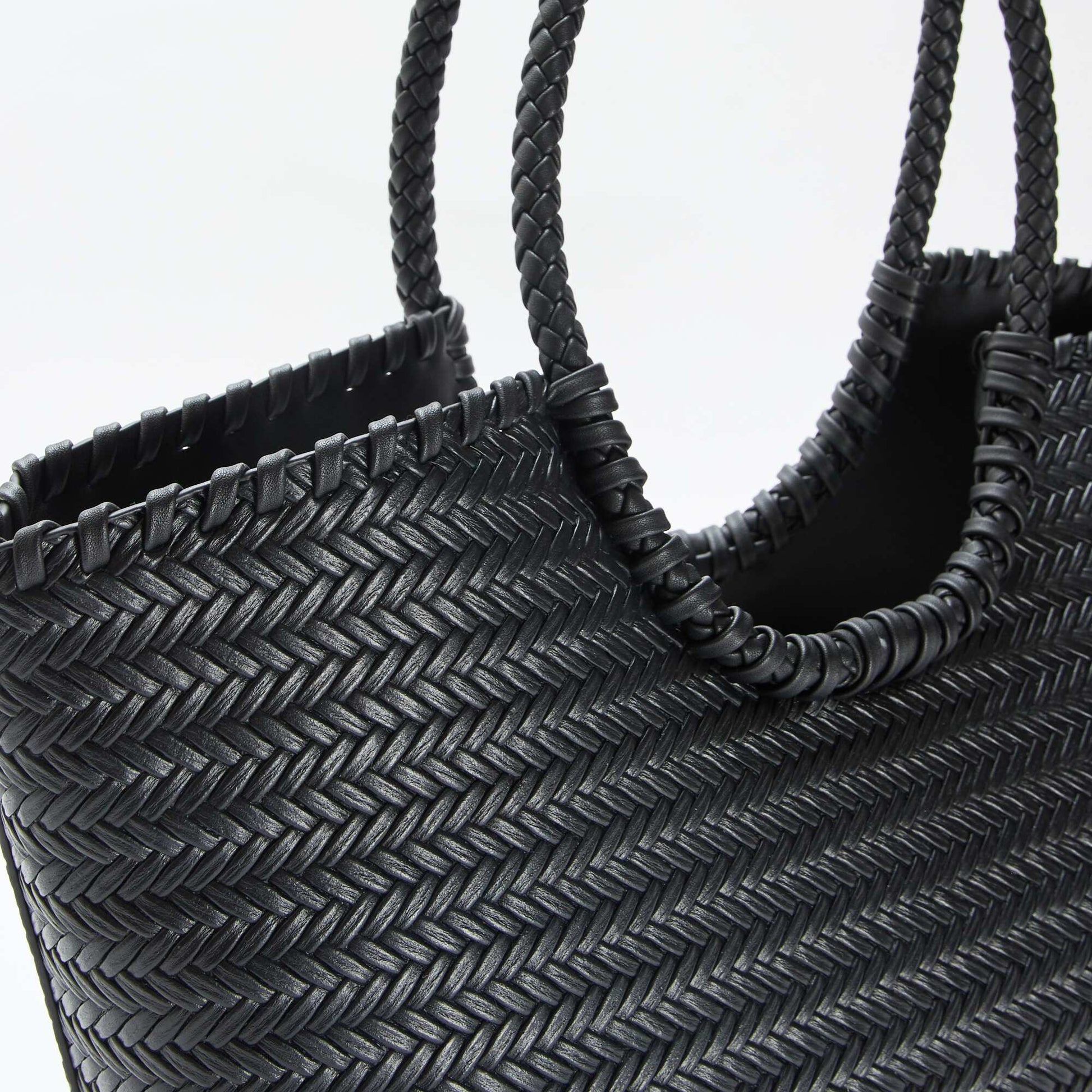 Bolso grande trenzado de forma rectangular NEGRO