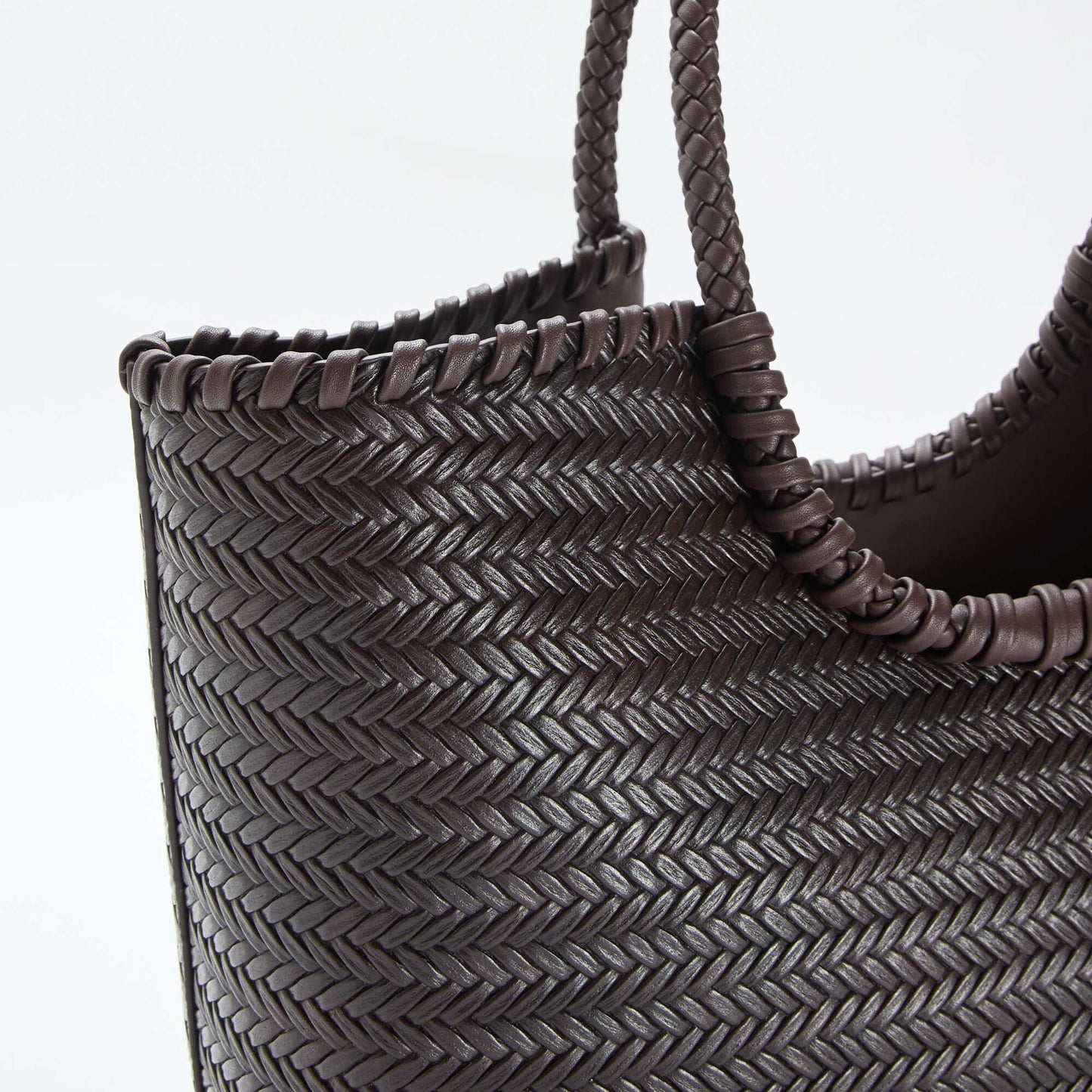 Bolso grande trenzado de forma rectangular MARRON