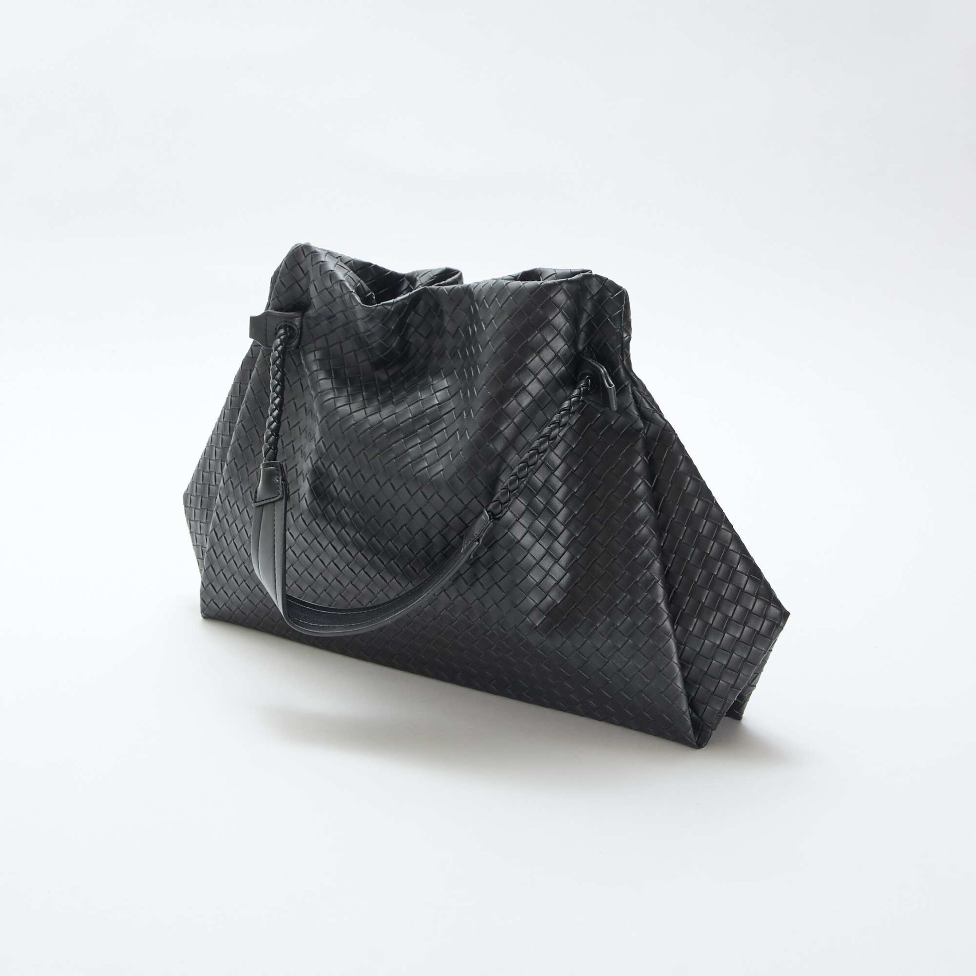 Bolso grande de imitación con efecto trenzado NEGRO