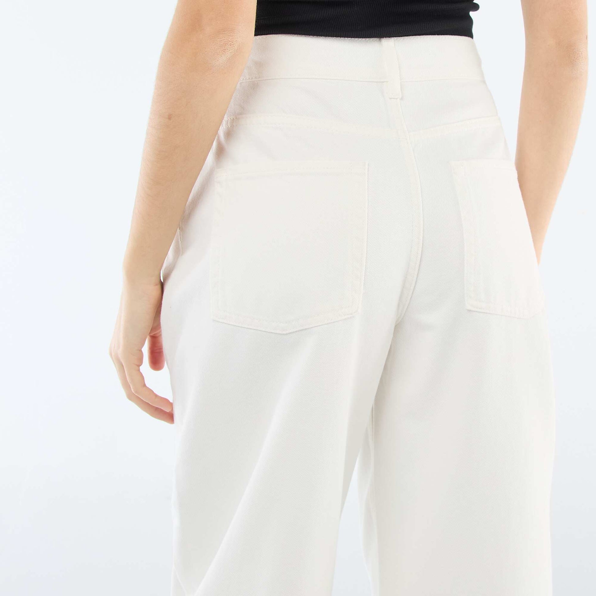 Pantalón jean corte globo BEIGE