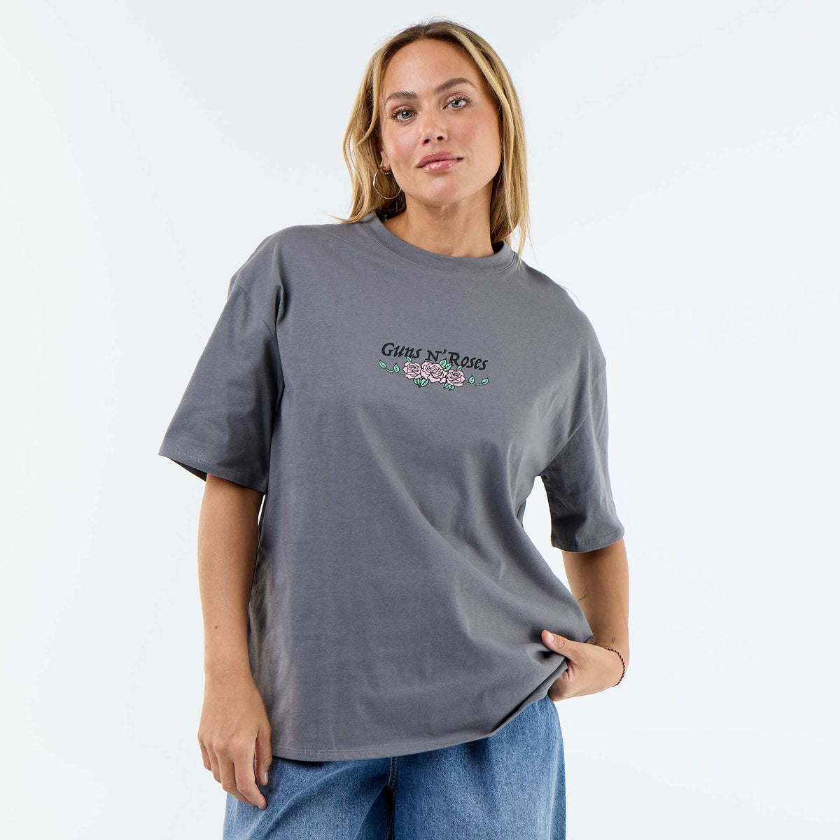 Camiseta 'Guns N\'Roses' de manga corta estampada por delante y por detrás GRIS