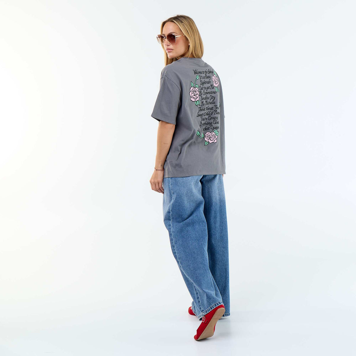 Camiseta 'Guns N\'Roses' de manga corta estampada por delante y por detrás GRIS