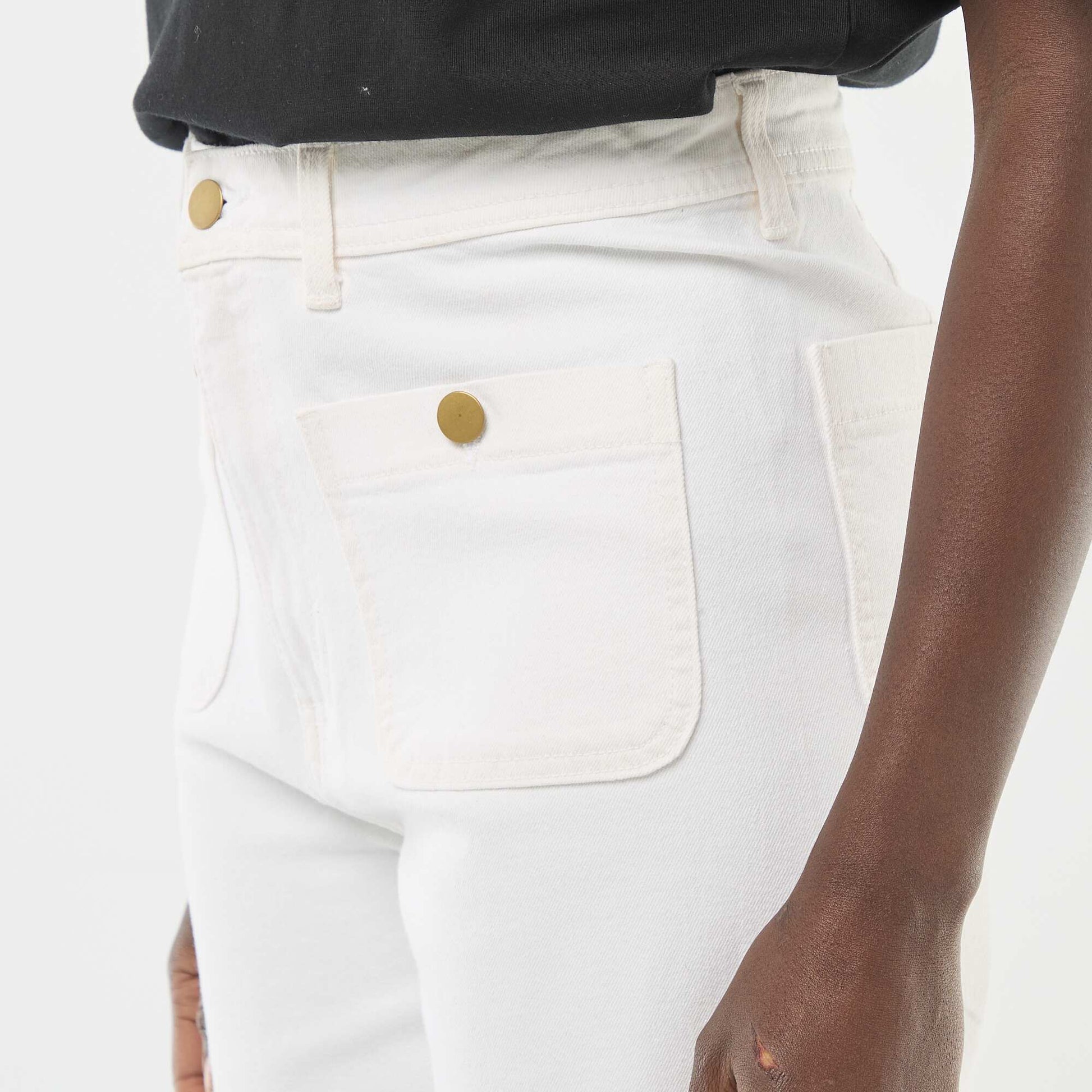 Pantalón jean cropped con botones BLANCO