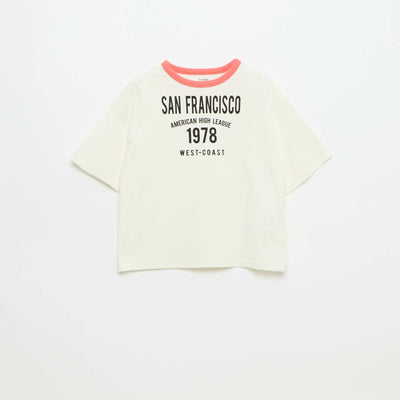 Camiseta estampada fantasía de manga corta con ribetes contrastantes BLANCO