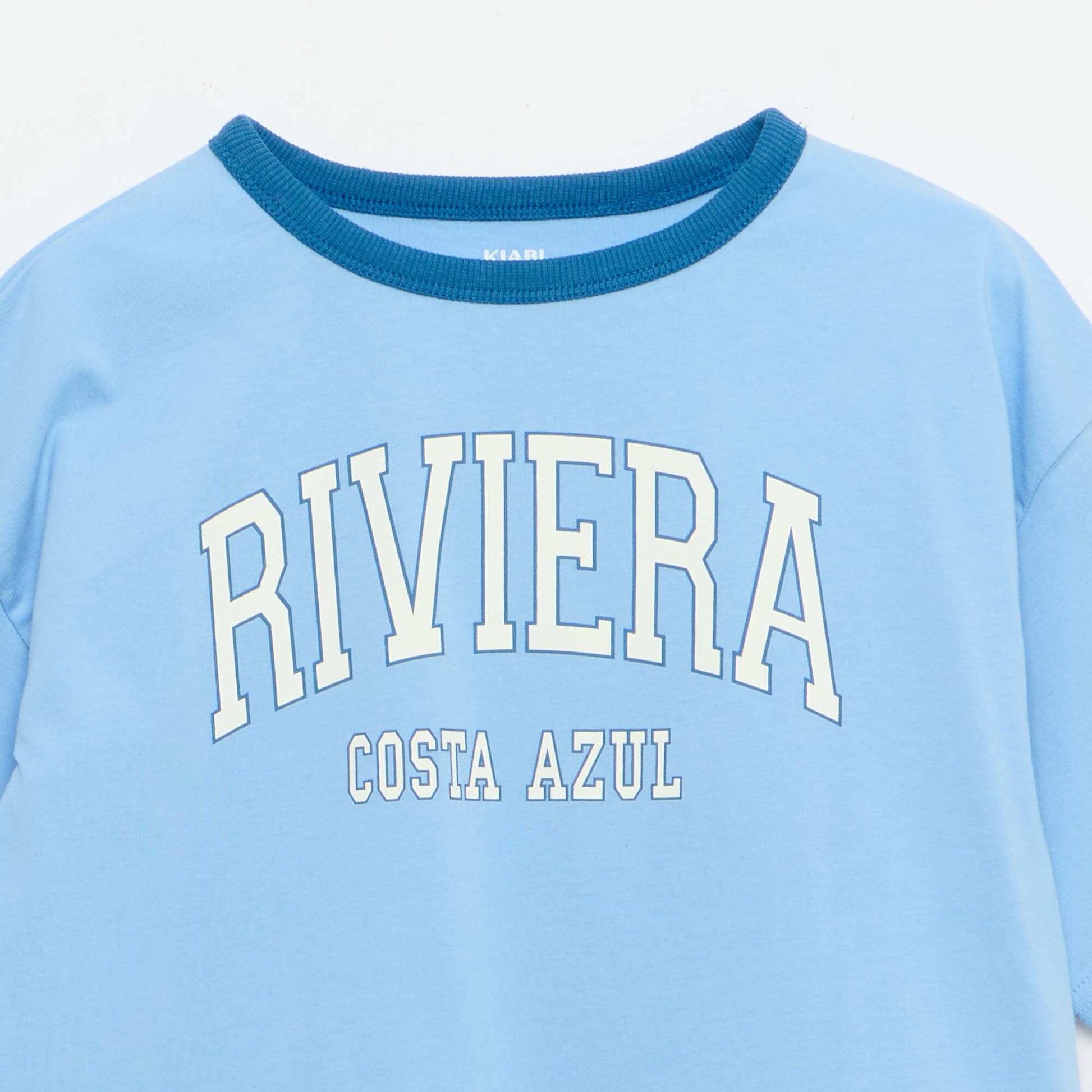 Camiseta estampada fantasía de manga corta con ribetes contrastantes AZUL