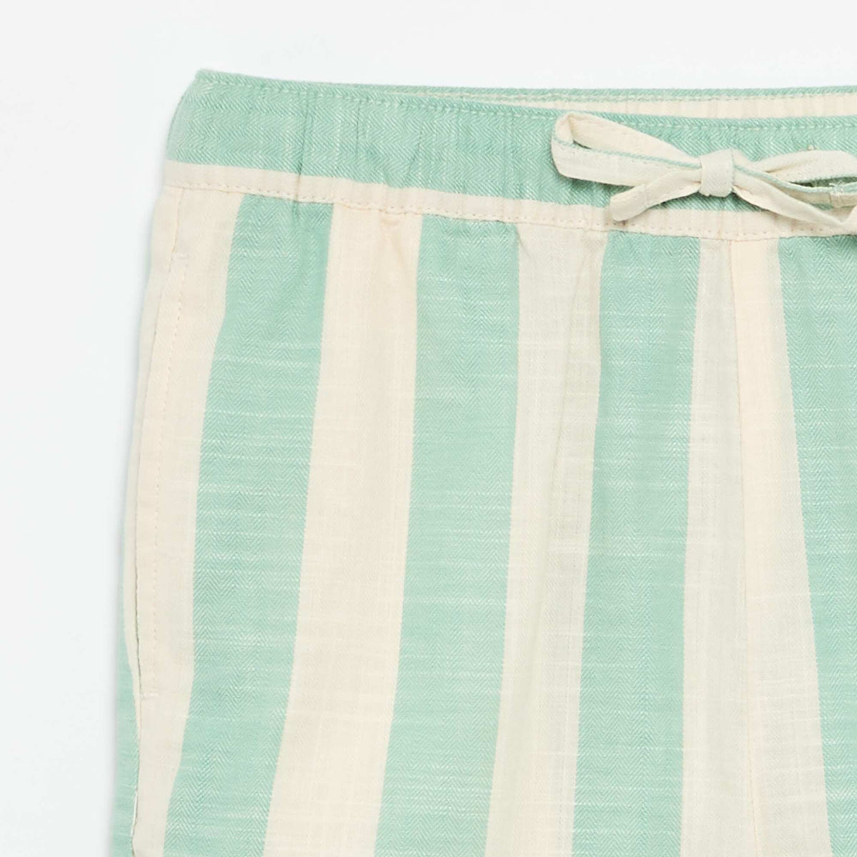 Pantalón corto de rayas y cintura elástica VERDE