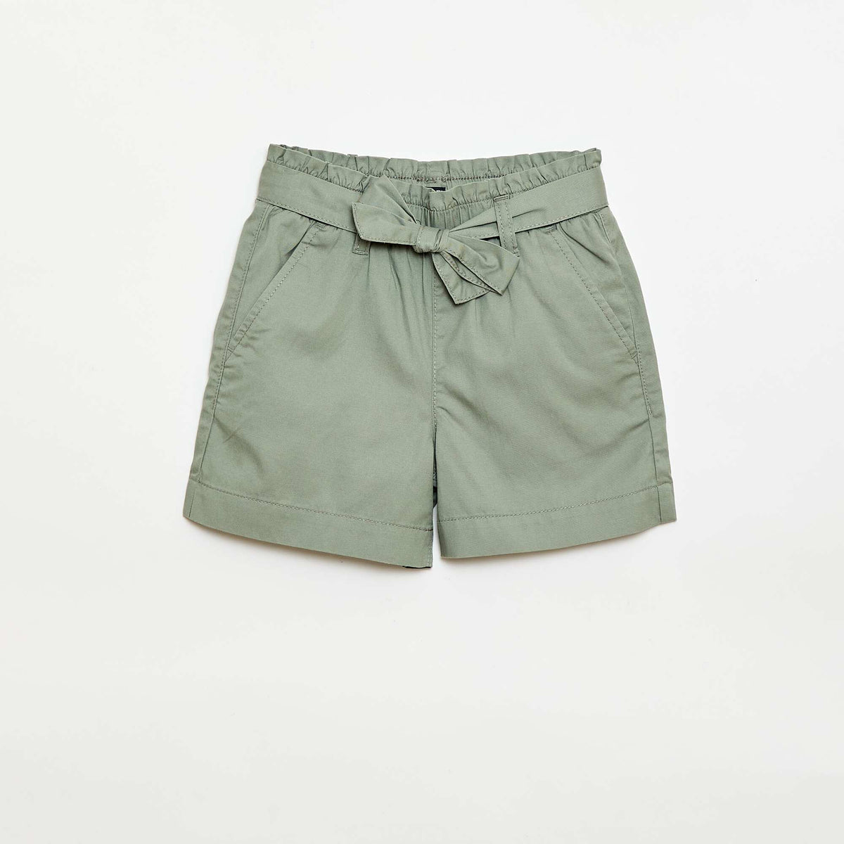 Pantalón corto con cinturón anudado VERDE