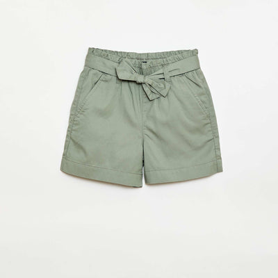 Pantalón corto con cinturón anudado VERDE