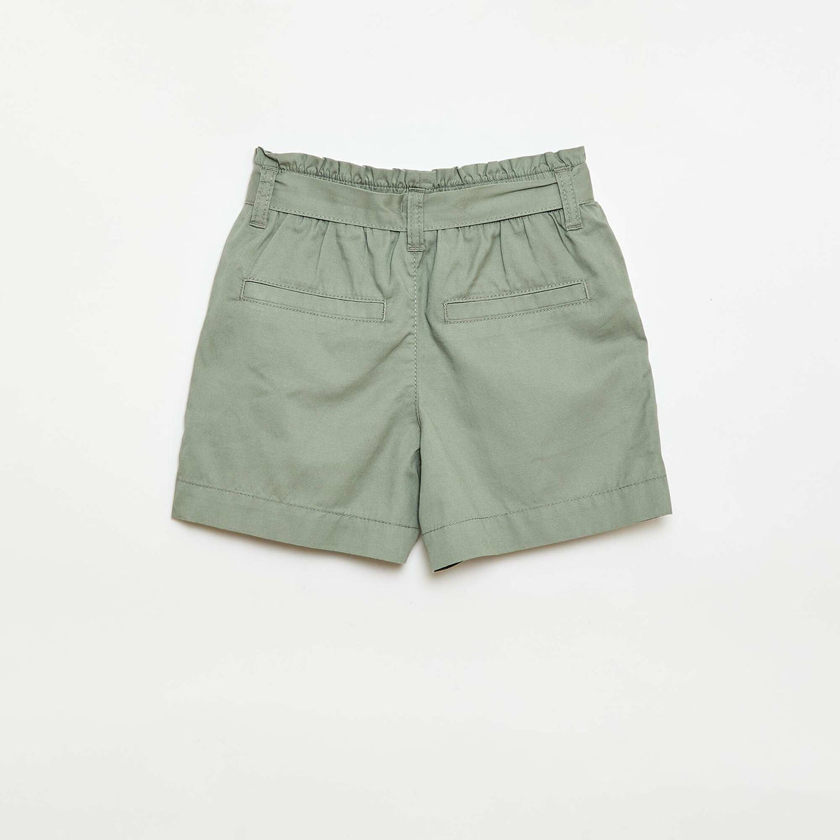 Pantalón corto con cinturón anudado VERDE