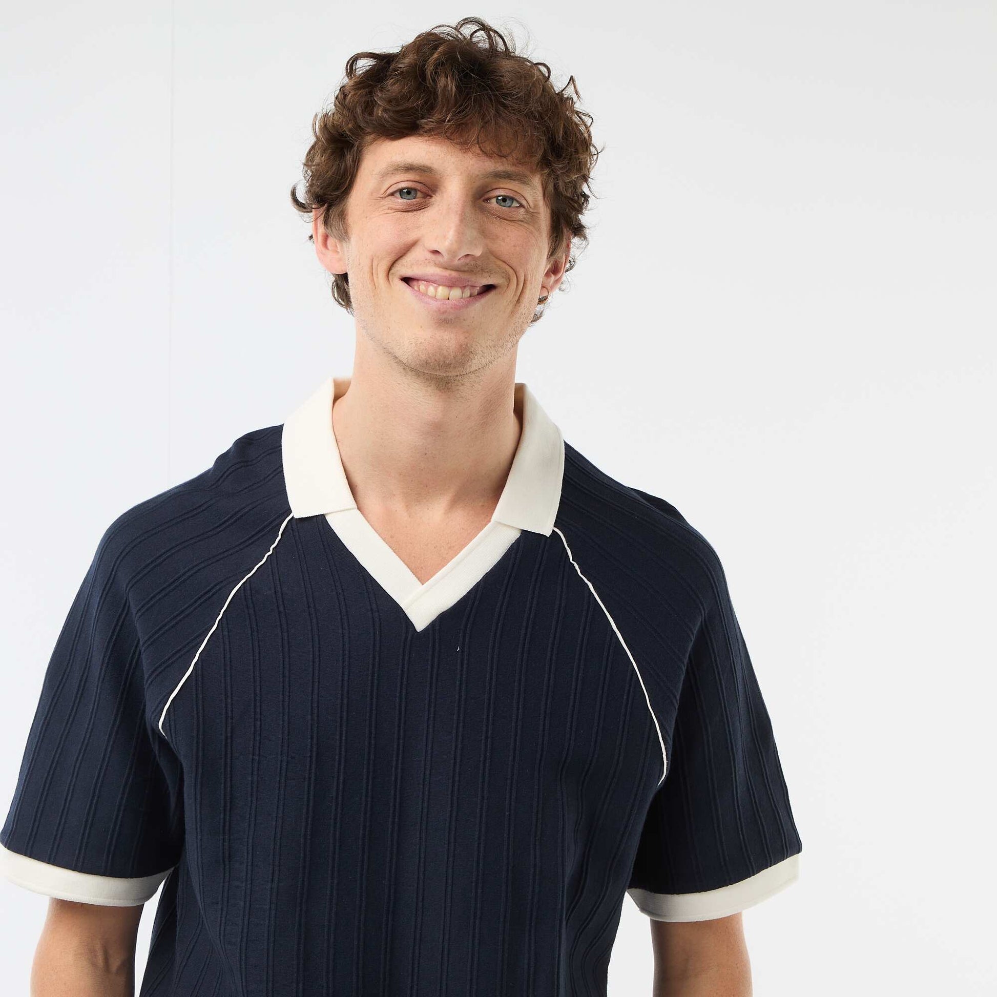 Remera de tejido original con cuello remera sin botones AZUL