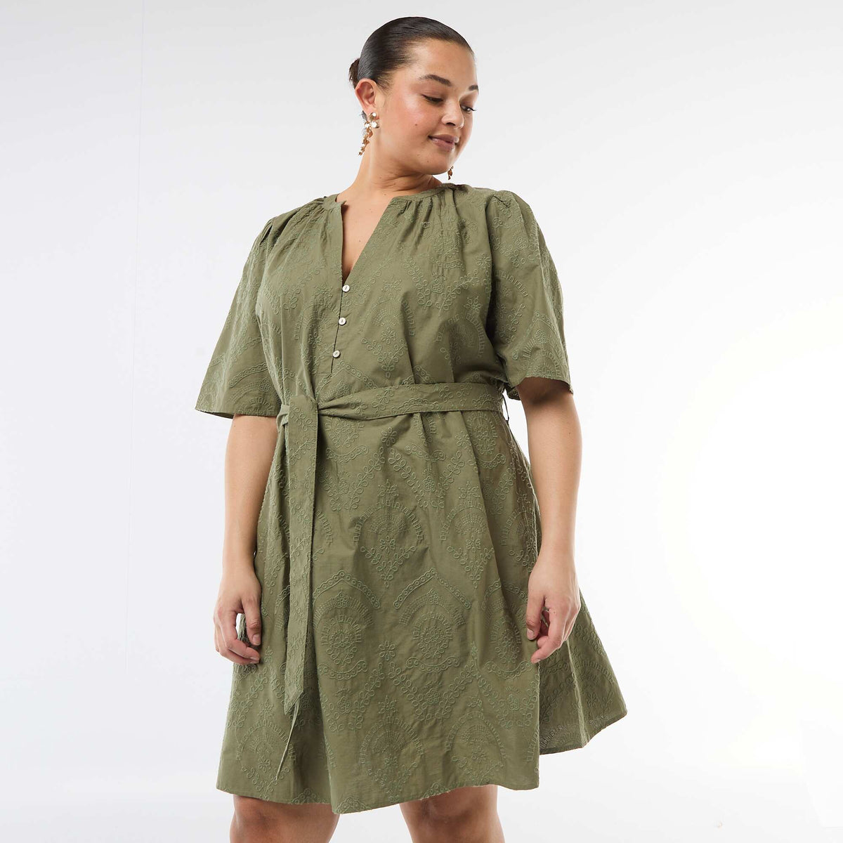 Vestido de algodón con bordado inglés VERDE
