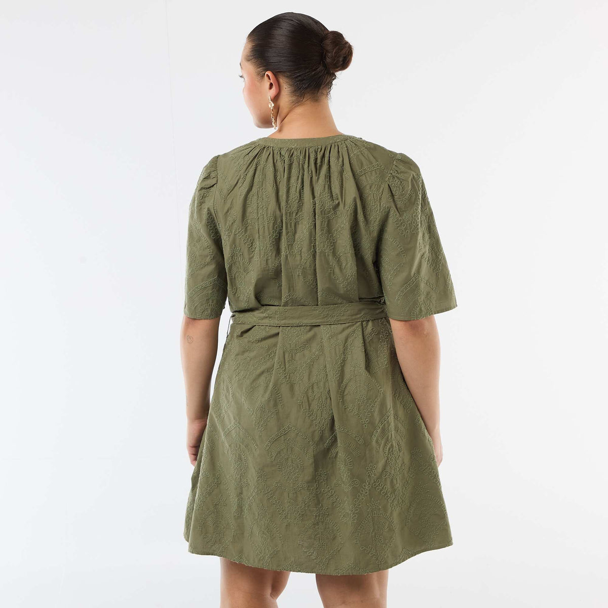 Vestido de algodón con bordado inglés VERDE
