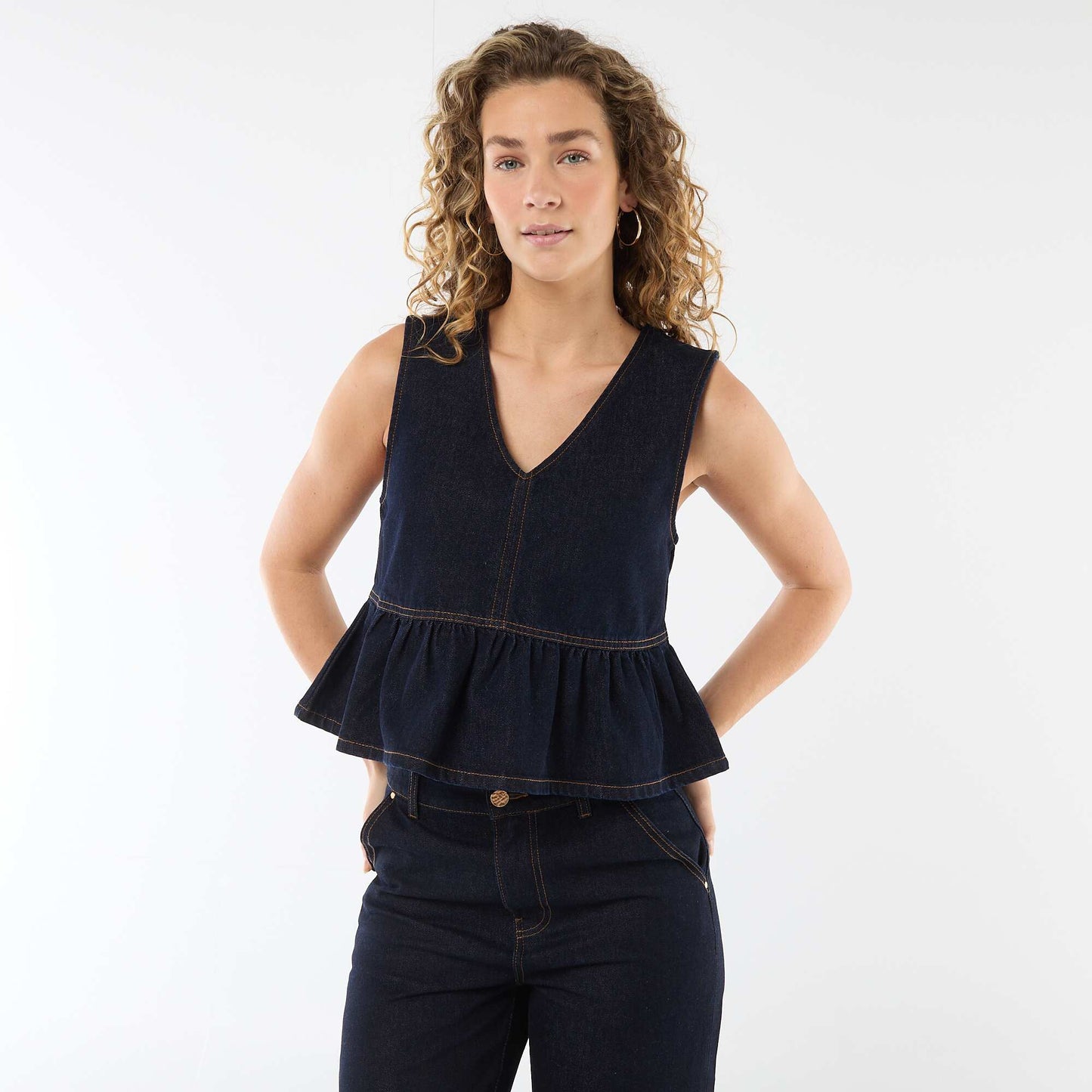 Top jean con cuello en pico AZUL